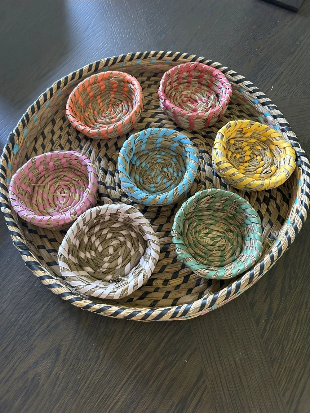 WEAVE Serving tray with 7coasters and additional basket, entertaining piece